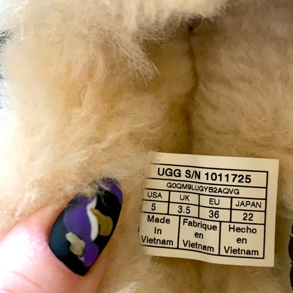 Ugg slippers - Picture 2 of 3